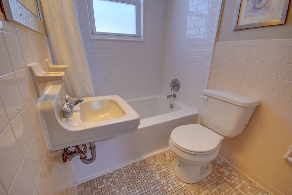 Basic Apartment, 2 Bedrooms photo 3