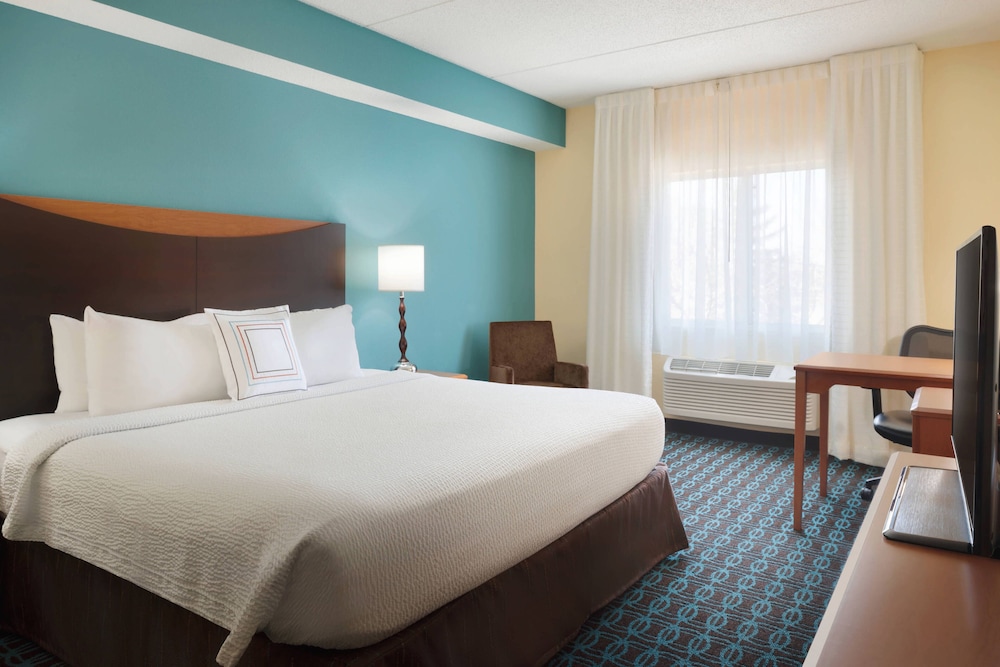 Room, 1 Queen Bed (Hearing Accessible) - Photo 1