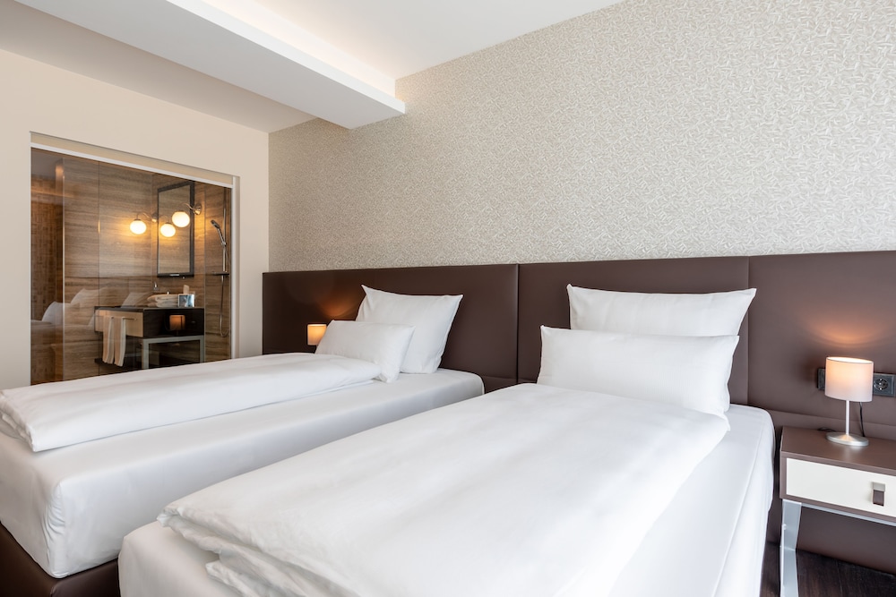 Standard Twin Room with Shower photo 1