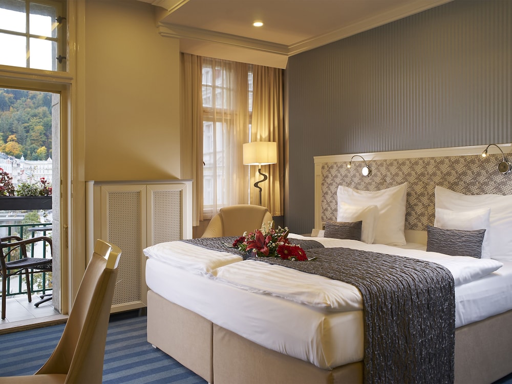 Deluxe Double or Twin Room, Balcony photo 2
