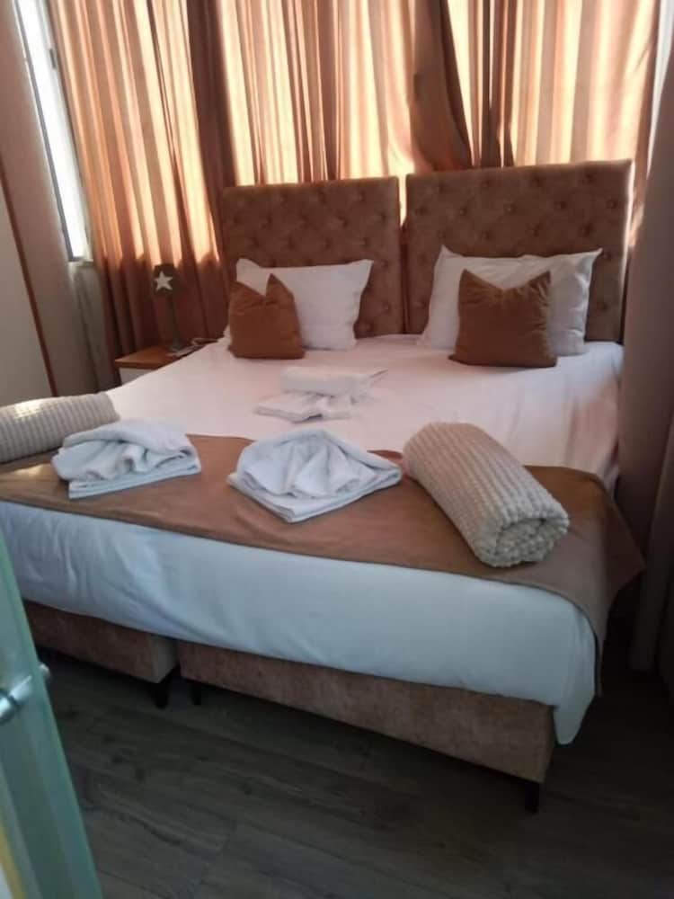 Comfort Double or Twin Room, City View