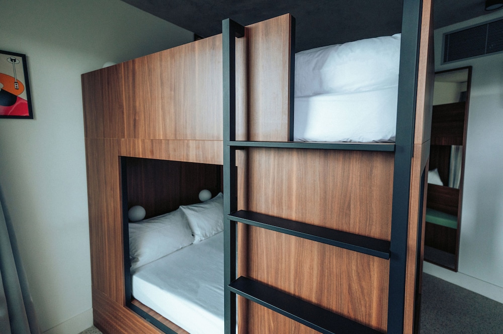 Basic Double or Twin Room - Photo 8