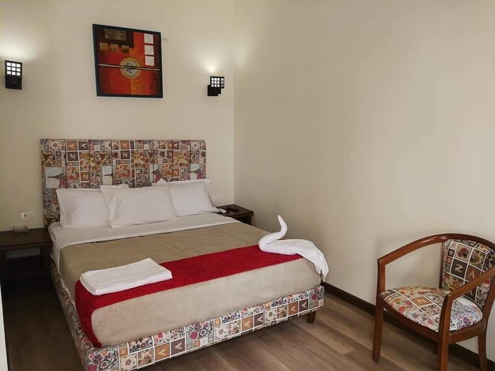 Basic Double Room, 1 Queen Bed, Smoking
