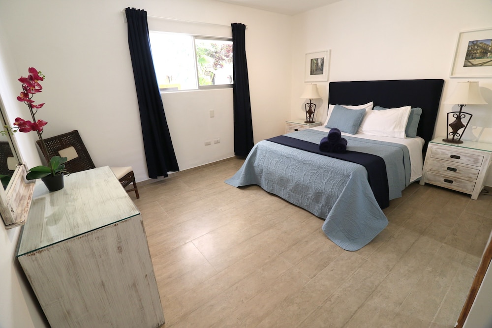 Design Condo, 2 Bedrooms, Partial Ocean View photo 1
