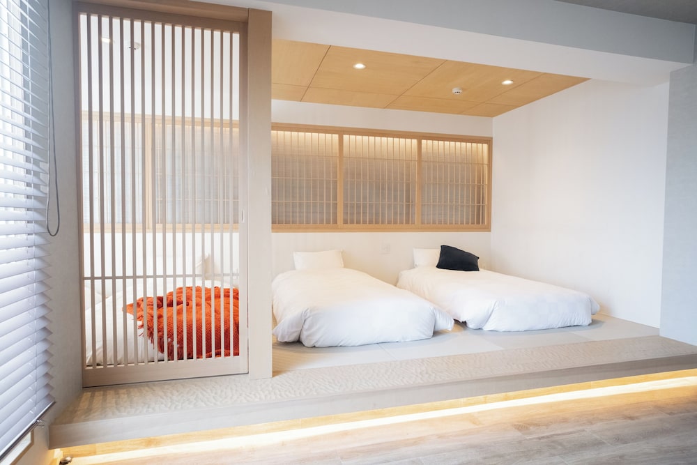 Signature Family Suite (Non-smoking) - Photo 13