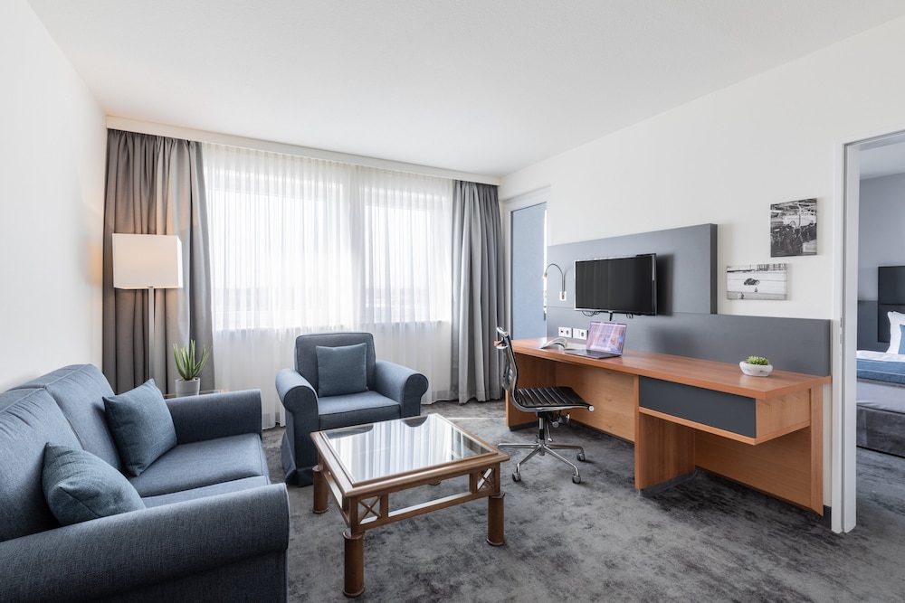 Suite, Multiple Beds (Up to 3 Adults) photo 1