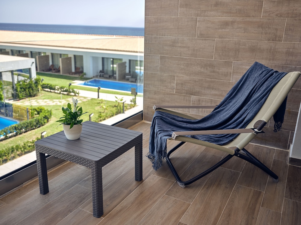 Luxury Suite (Panoramic Sea View) photo 2