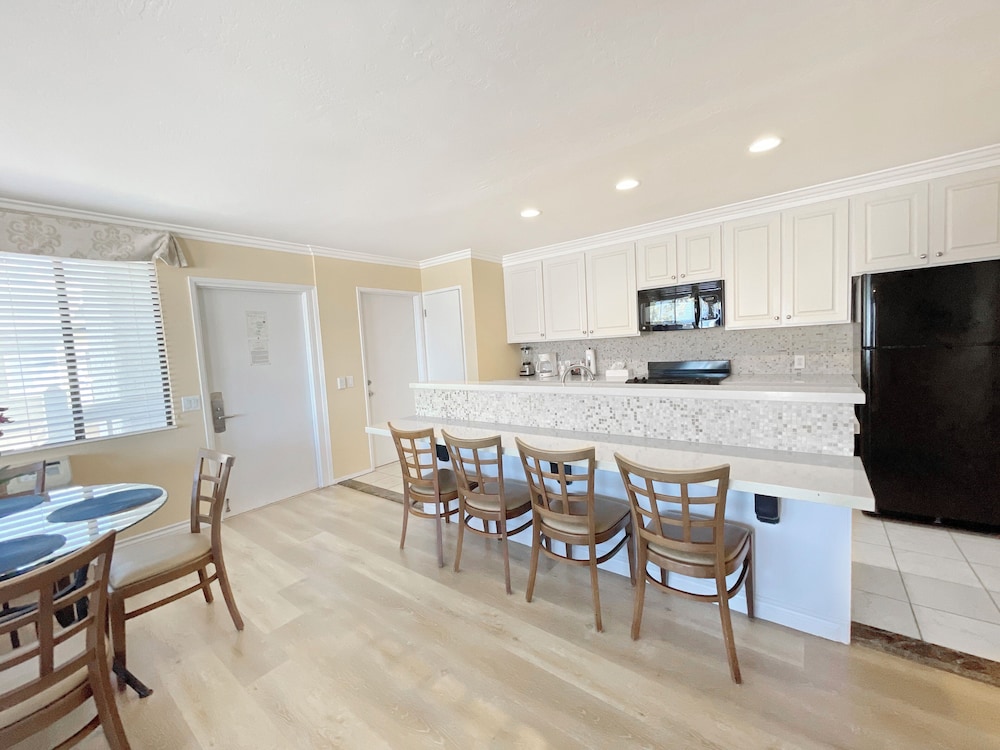 Panoramic Suite, Multiple Beds, Ocean View photo 3