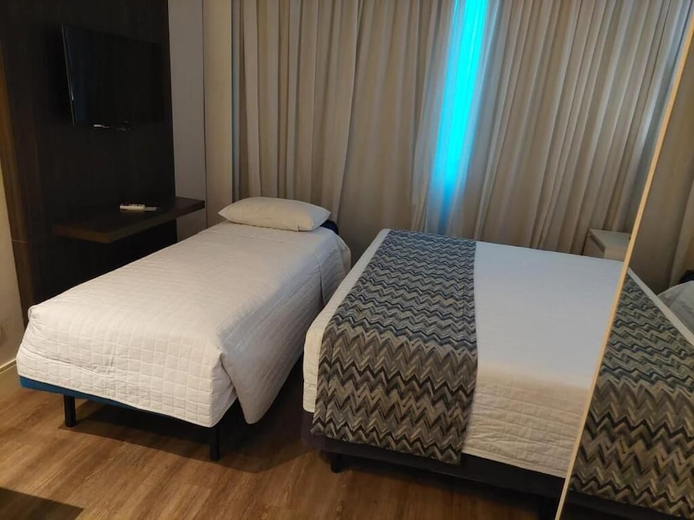 Standard Triple Room, Multiple Beds photo 3