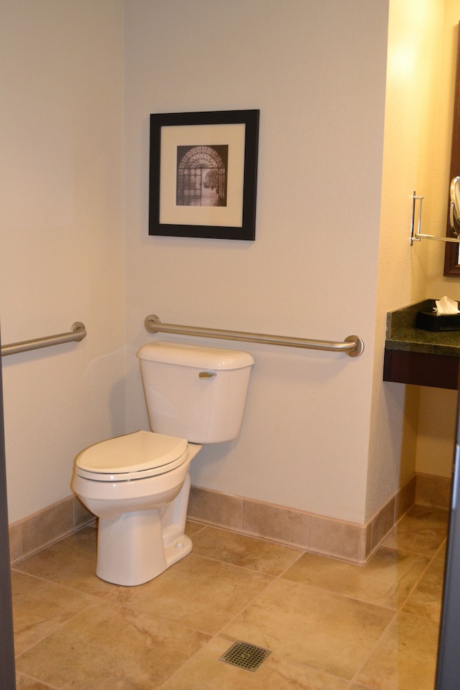 Standard Room, 2 Queen Beds, Accessible (Communications, Walk-In Shower)