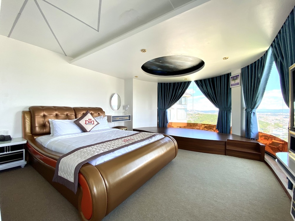 Luxury Suite