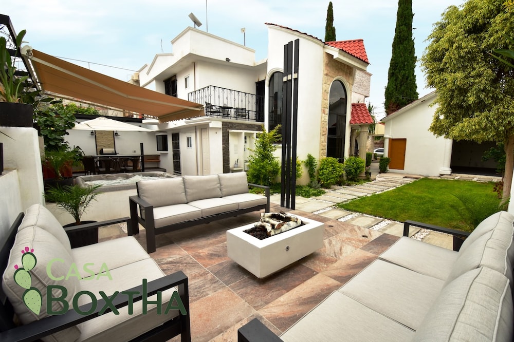 Family House, Garden View photo 3