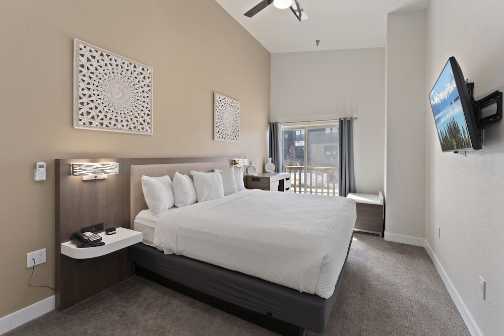 Schweitzer Suite photo 2