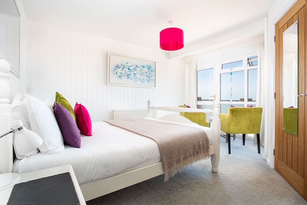 Double Room, Ensuite (with beach facing balcony), photo 6