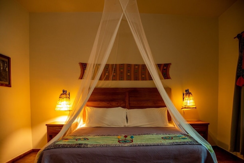 Superior Room, 1 King Bed photo 3