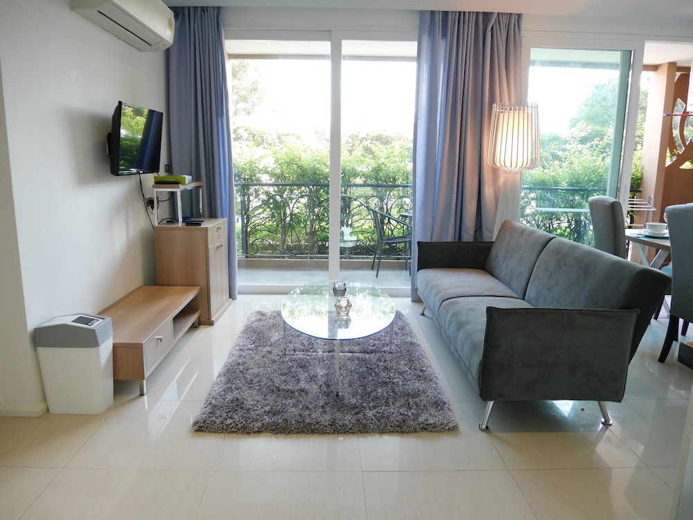 Family Duplex, 2 Bedrooms, Kitchen, Garden View photo 3