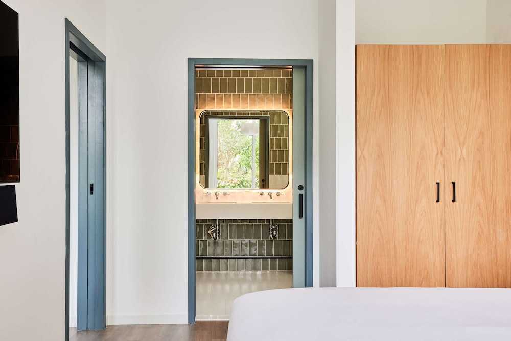 Suite, 1 King Bed with Sofa bed, Terrace
