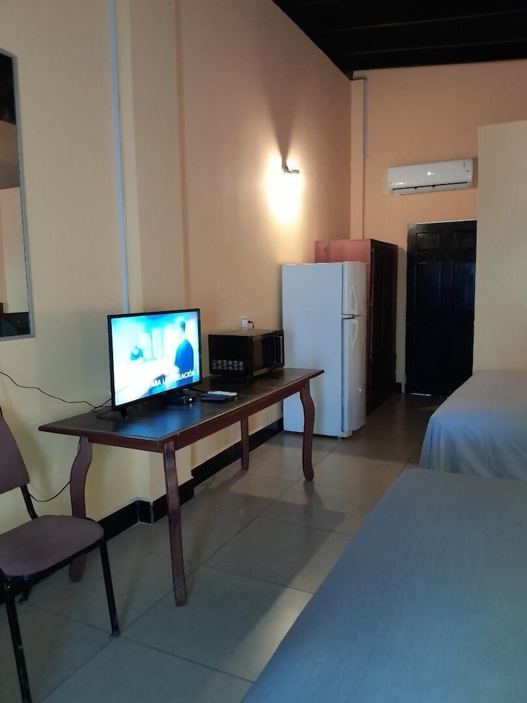 Deluxe Double Room, 2 Queen Beds, Microwave, Sea View photo 3
