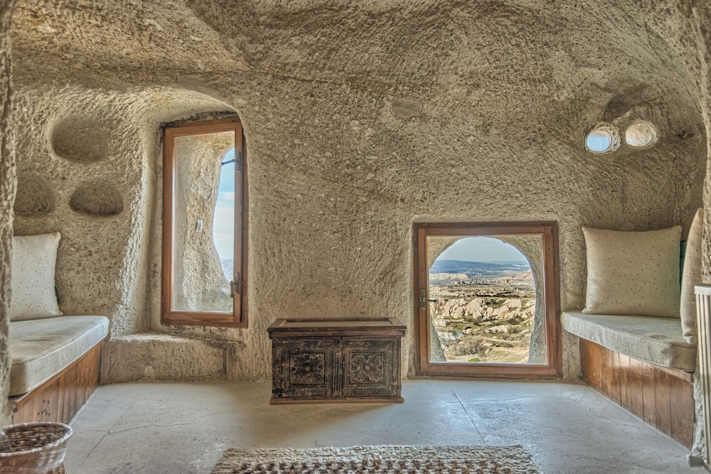 Deluxe Suite - Photo 8