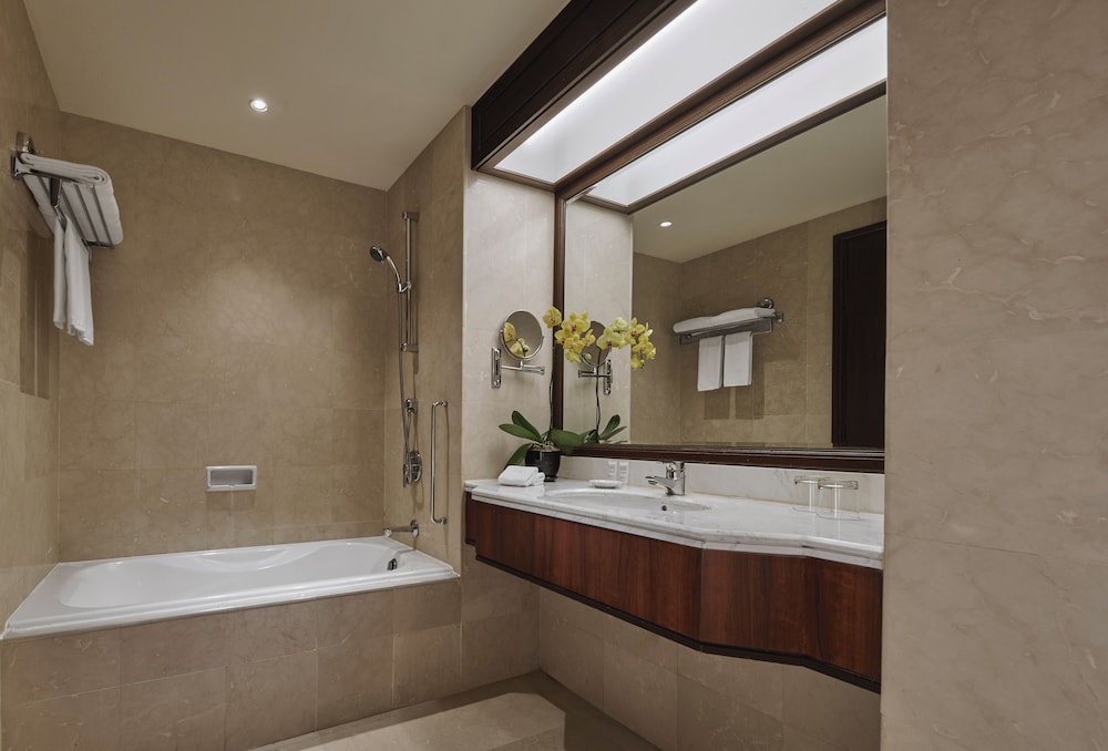 Deluxe Suite - Photo 9