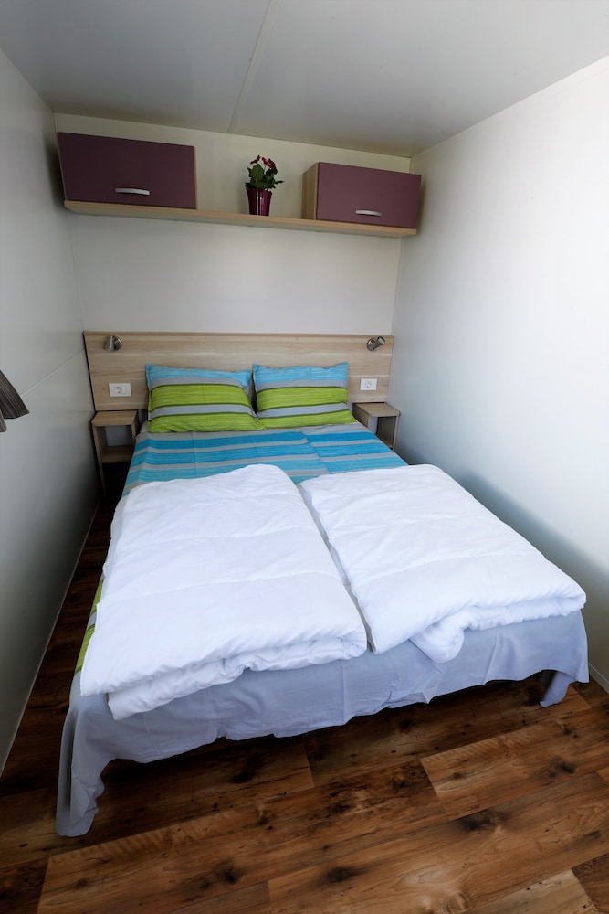 Premium Mobile Home, 2 Bedrooms photo 2