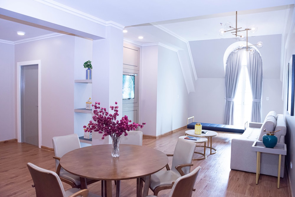 Deluxe Suite photo 1