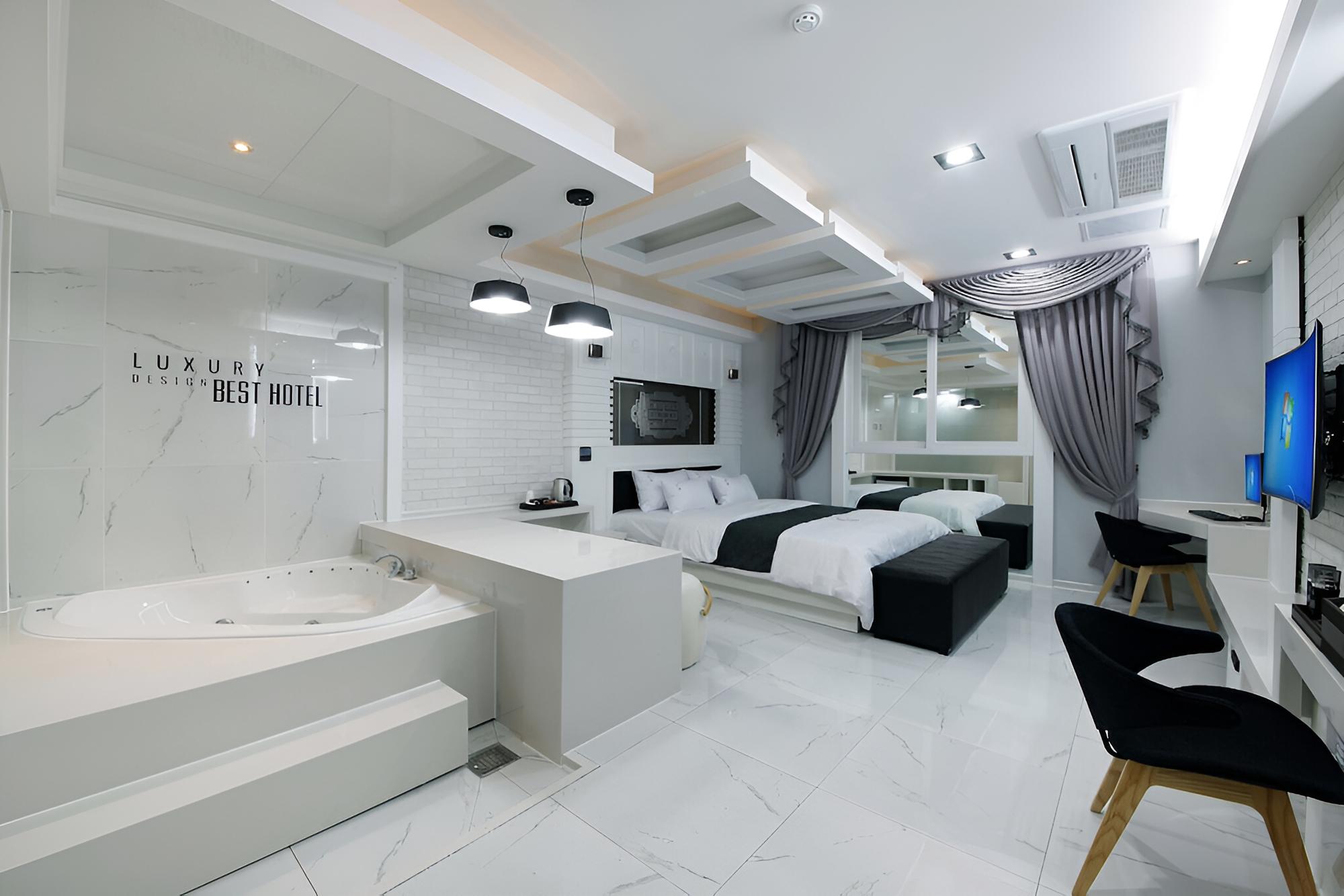 Room (VIP) - Photo 18