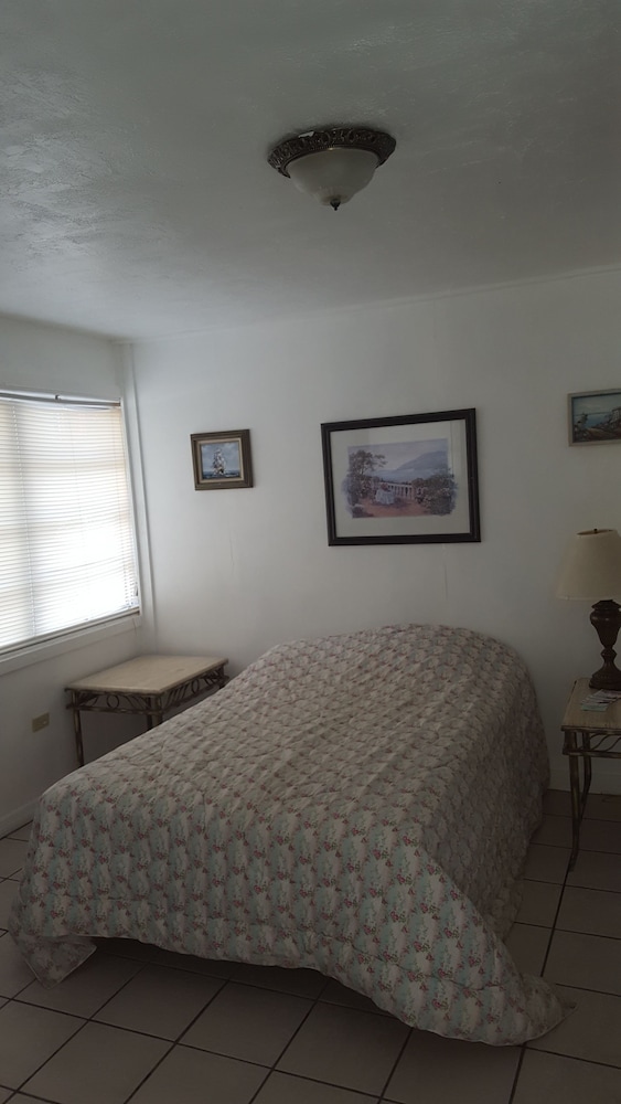 Small Bungalow photo 1