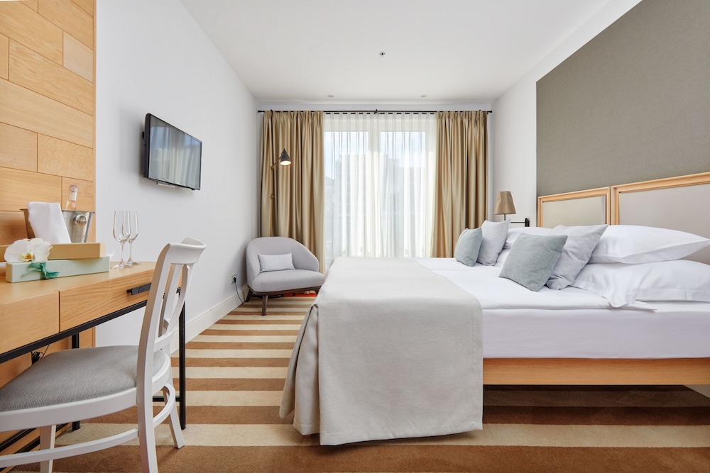Standard Double or Twin Room photo 2