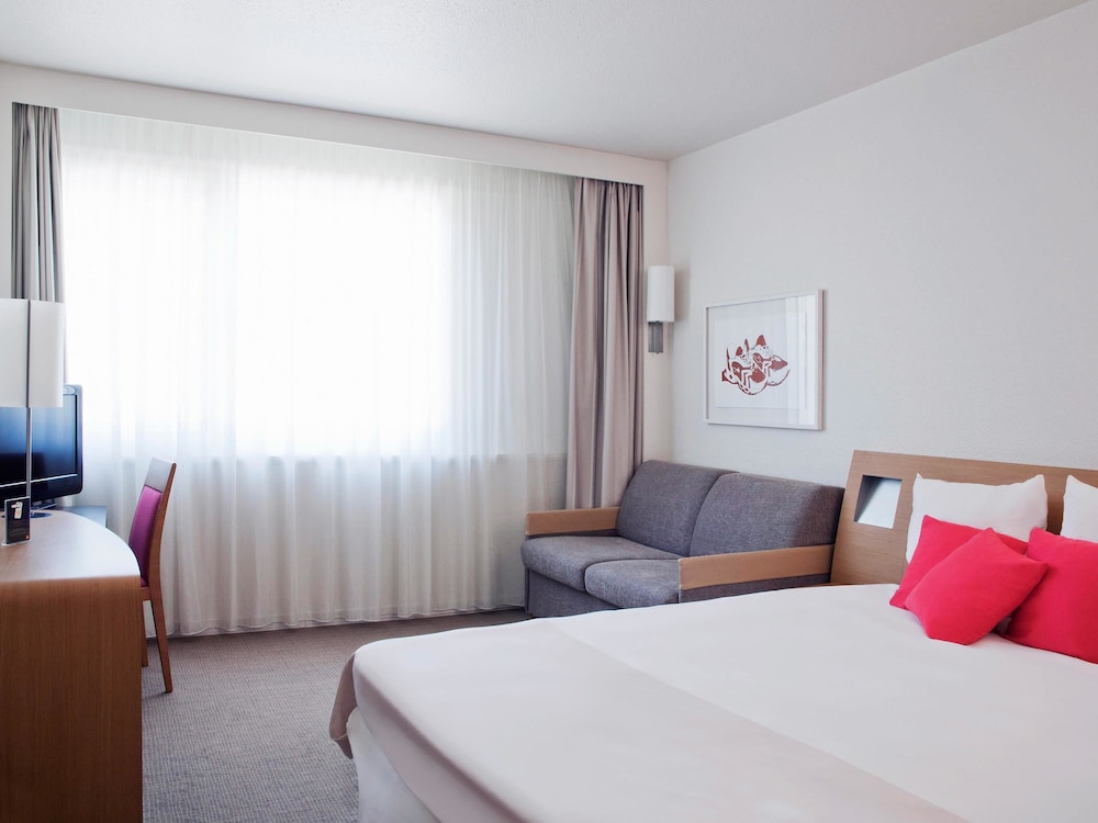 Superior Room, 1 Queen Bed with Sofa bed (Premium) photo 3