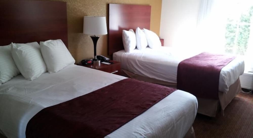 Room, 2 Double Beds, Non Smoking - Photo 4