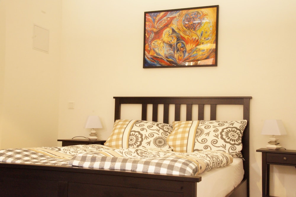 Classic Apartment, 1 Bedroom, Kitchen, Garden Area (1) photo 2
