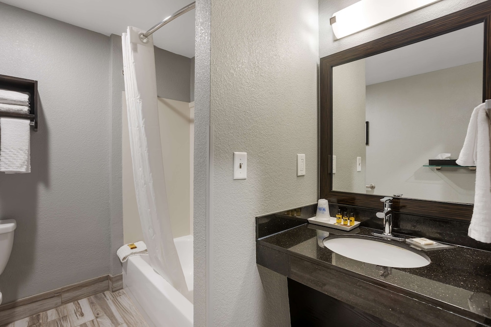 Standard Room, 2 Queen Beds, Non Smoking, Refrigerator & Microwave
