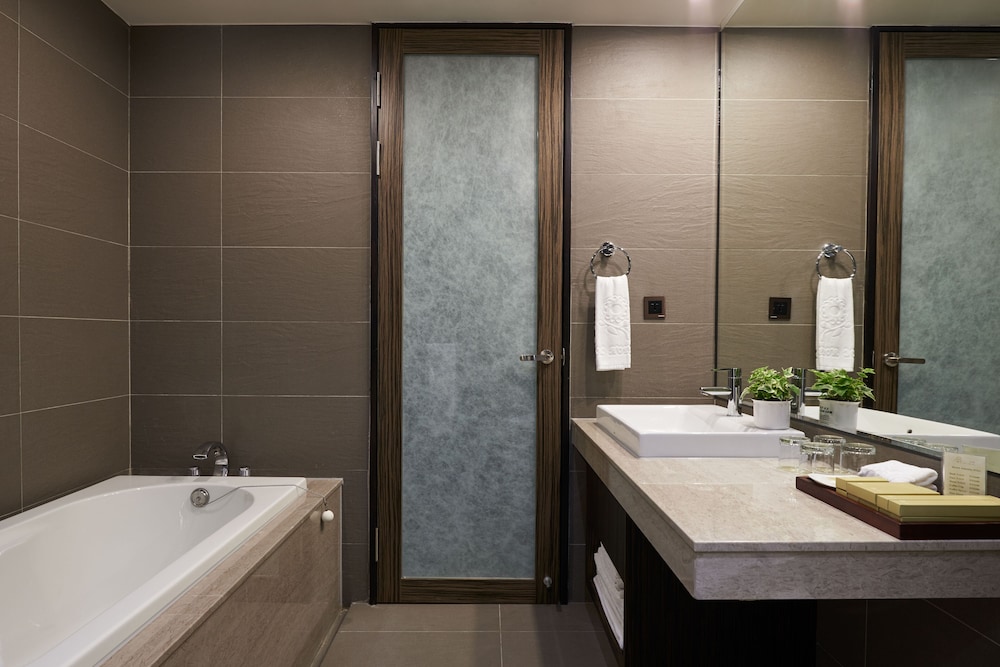Executive Quadruple Room - Photo 4
