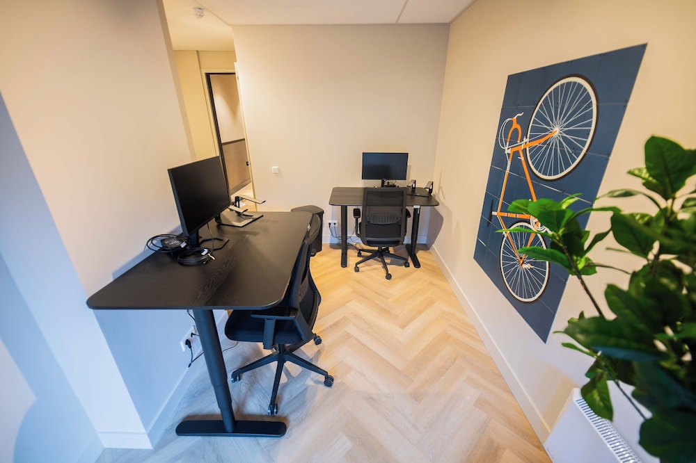 KS71P Serviced Studio Apartments +B photo 3