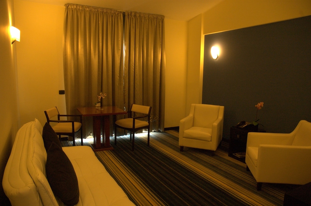 Executive Suite photo 2
