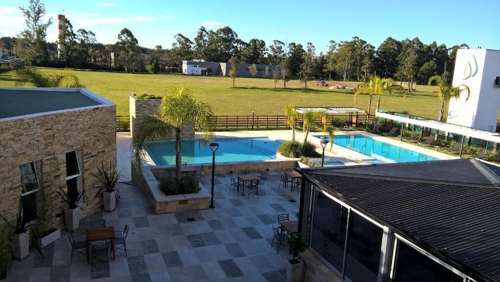 Superior Quadruple Room, Pool View photo 2