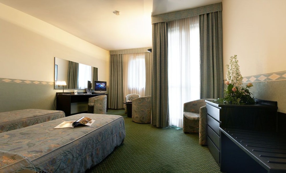 Single Room photo 2