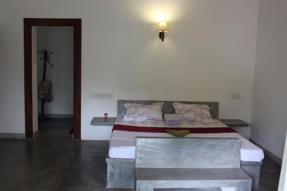 Deluxe Double Room Non Ac photo 1