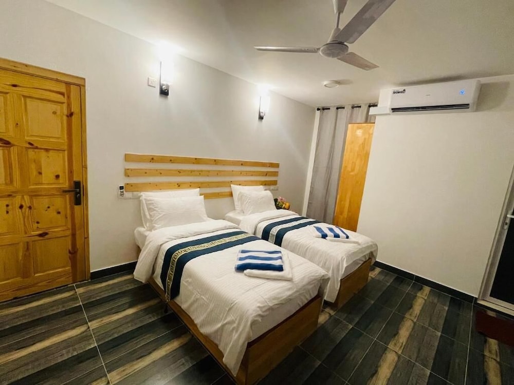 Deluxe Twin Room photo 3