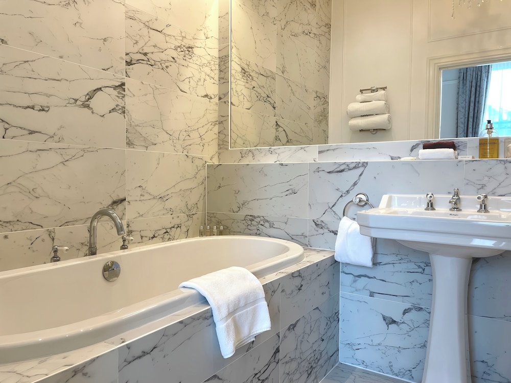 Standard Double Room, Ensuite photo 3