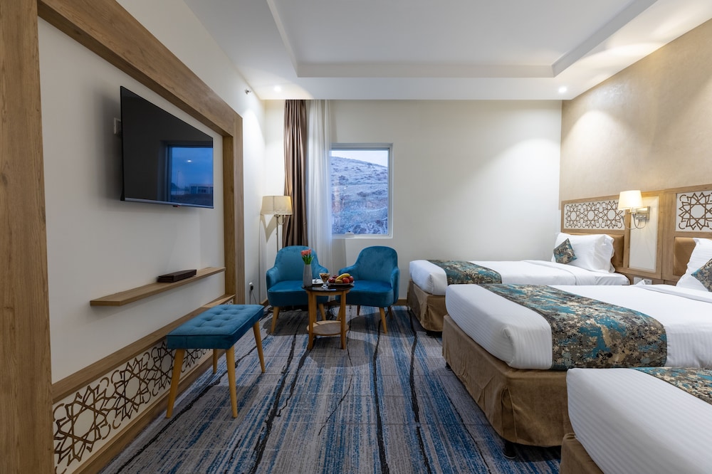 Deluxe Triple Room - Photo 4