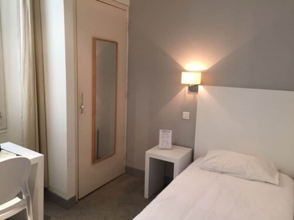 Single Room With Shared Toilet photo 1