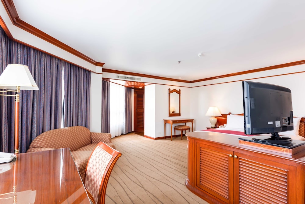 Junior Suite, 1 King Bed - Photo 6