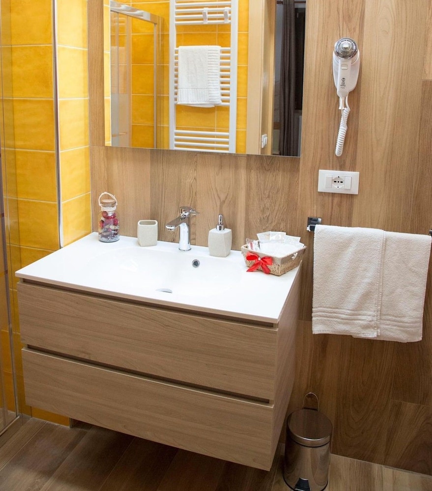 Superior Double Room, Private Bathroom, Courtyard View photo 2