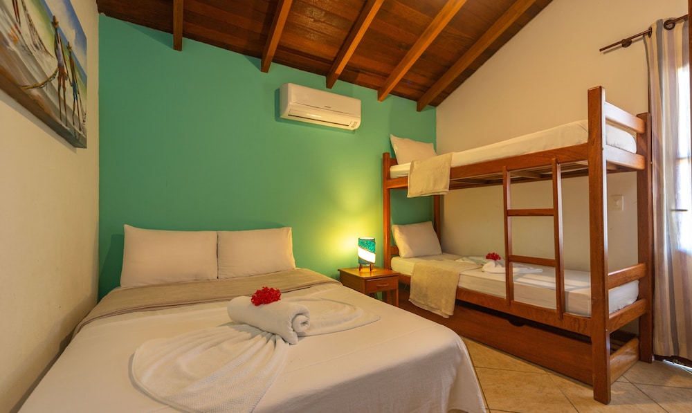 Standard Apartment, 3 Bedrooms, Pool View photo 2