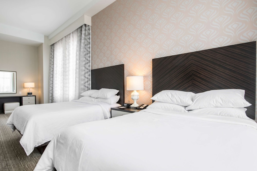 Suite, 2 Queen Beds, Accessible, Non Smoking photo 2