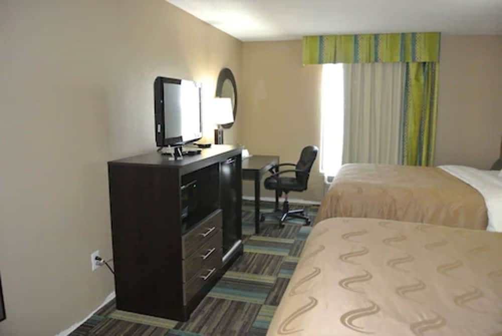Standard Room, 2 Queen Beds, Non Smoking photo 2
