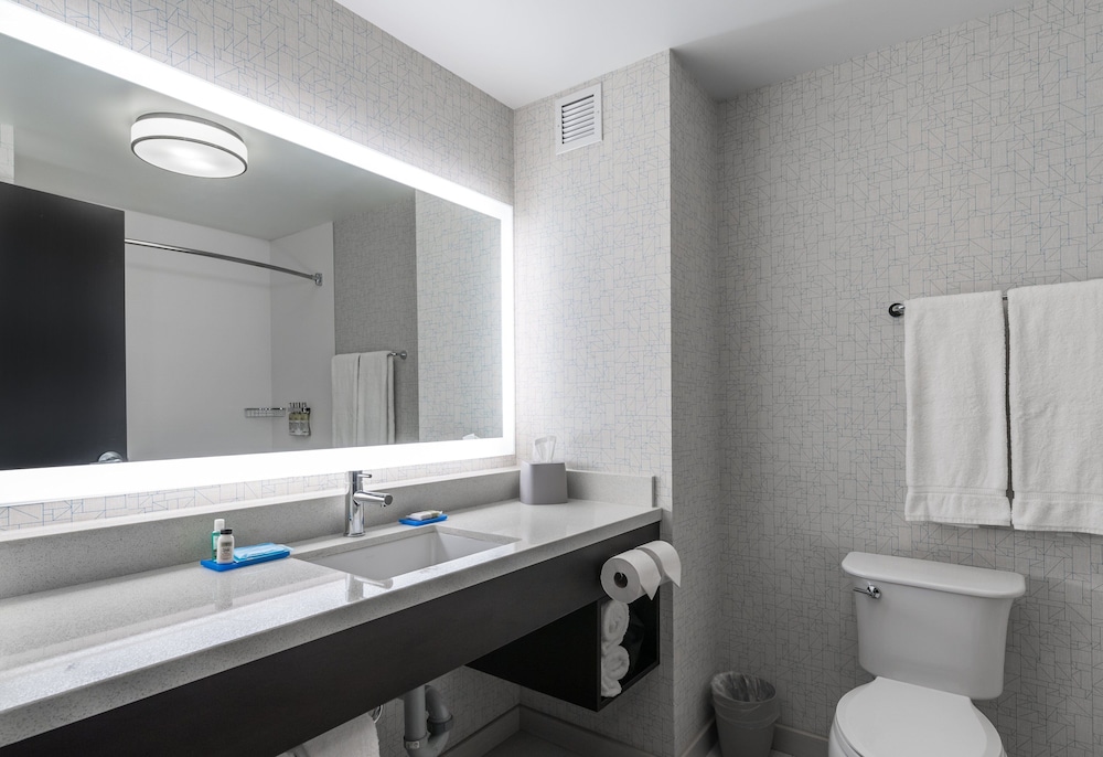 Suite, 2 Queen Beds - Photo 2