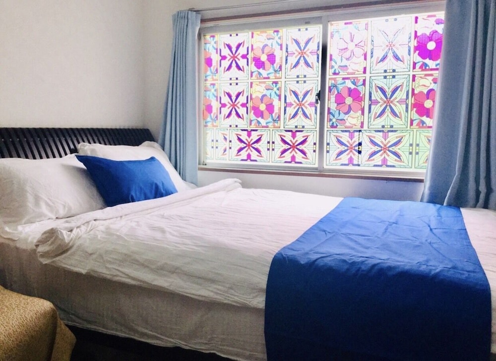 Room (202) photo 3